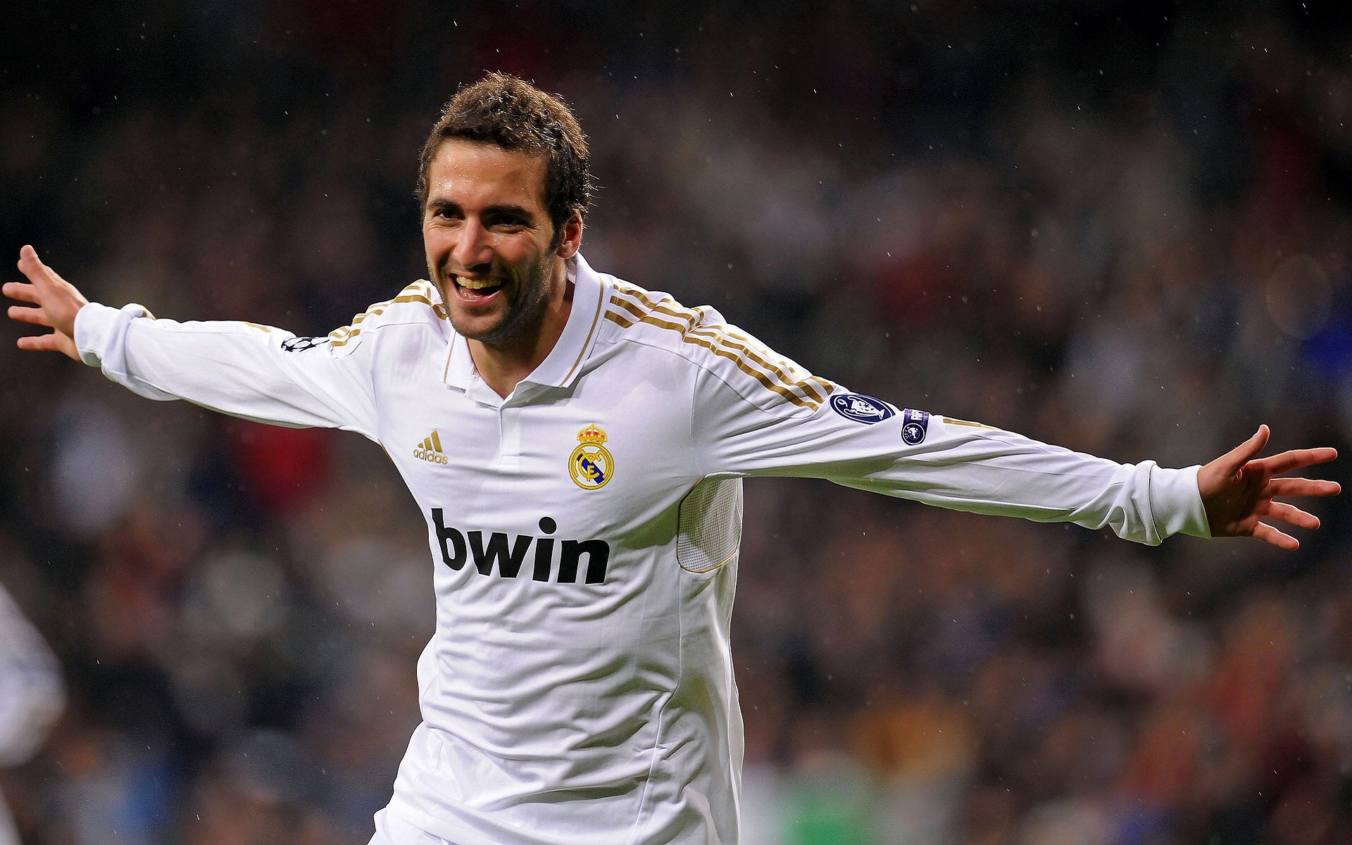 佩德里单节爆发如风暴，塞维利亚战术拉开芬兰防线