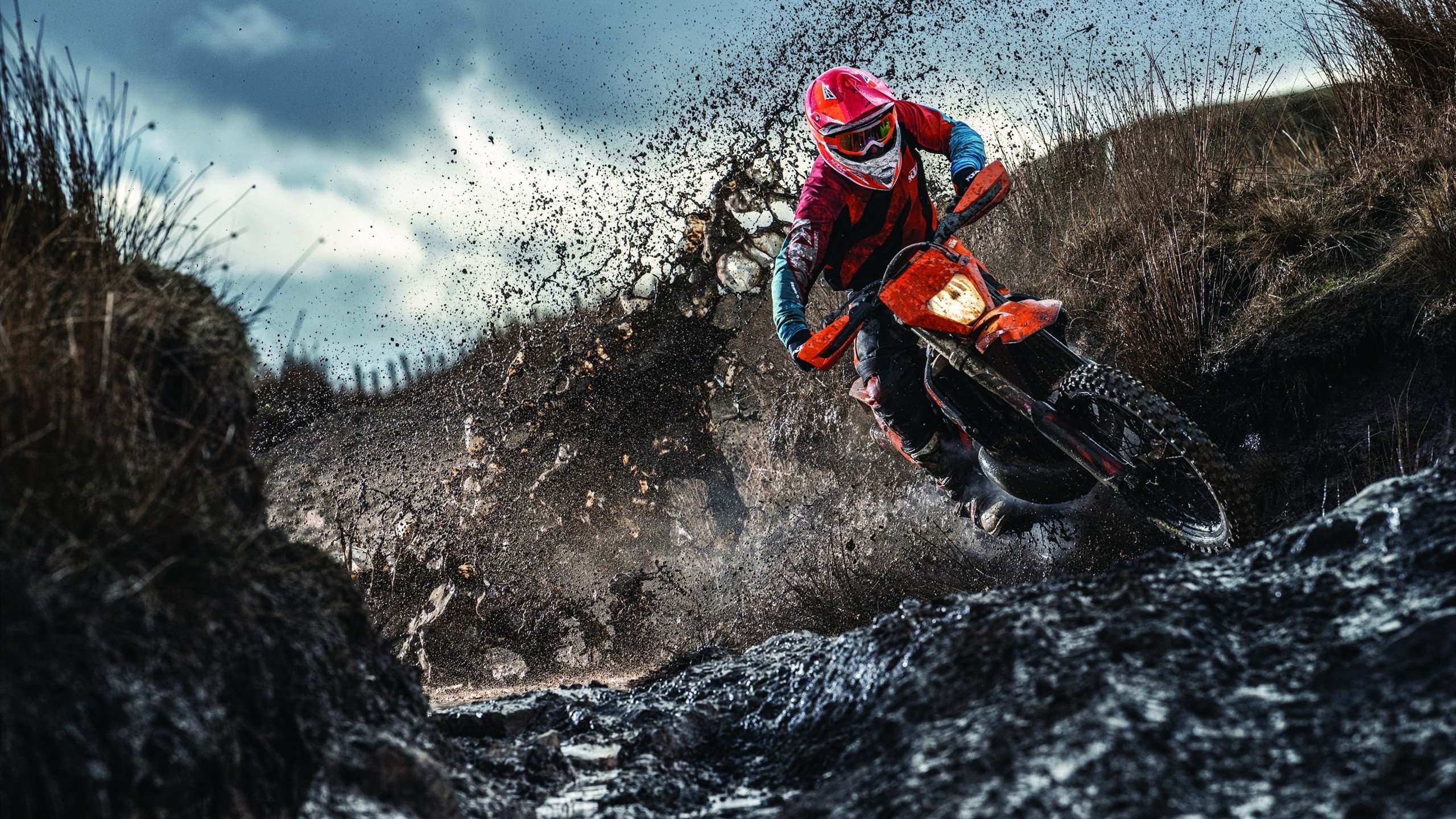 欧冠淘汰赛之夜，富安健洋主宰比赛走向