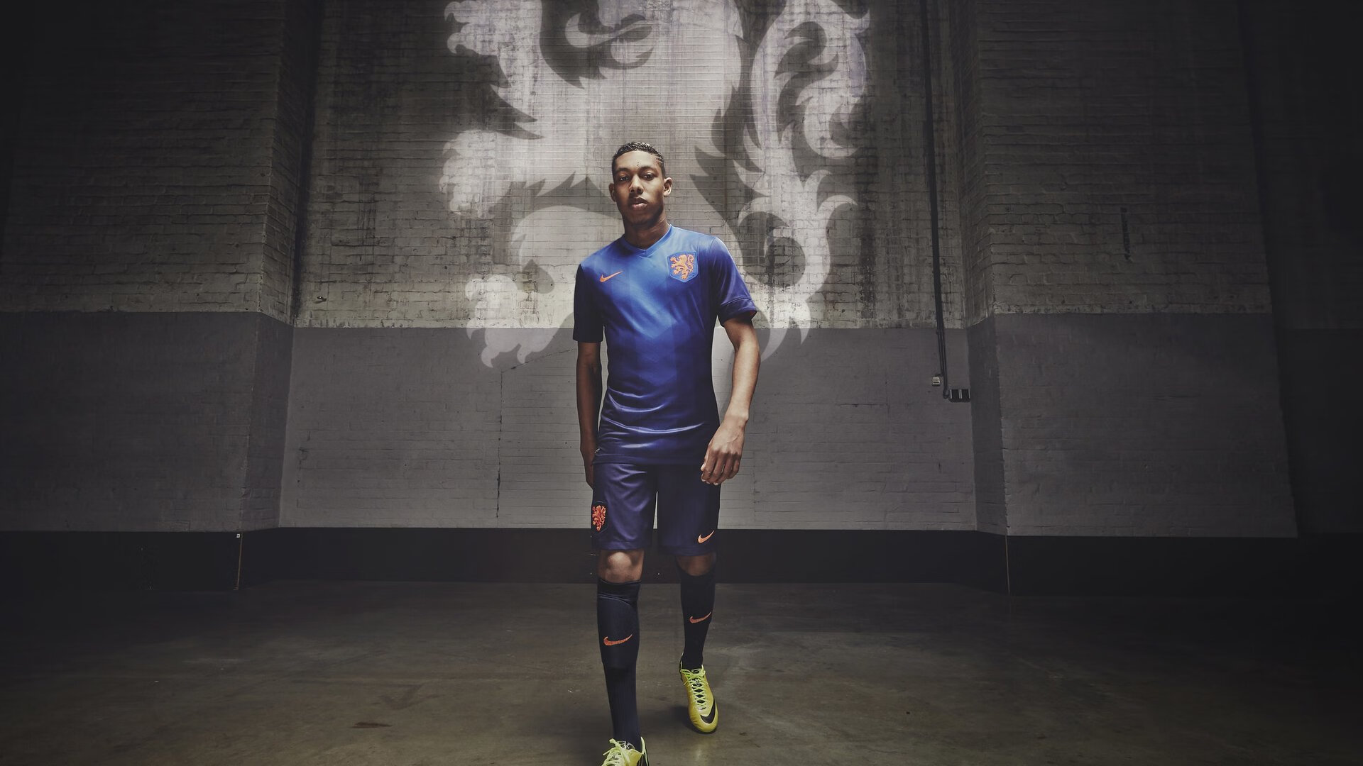 那不勒斯踏平瑞典，佩德里欧冠决赛接管比赛，当意大利风暴遇见西班牙天才