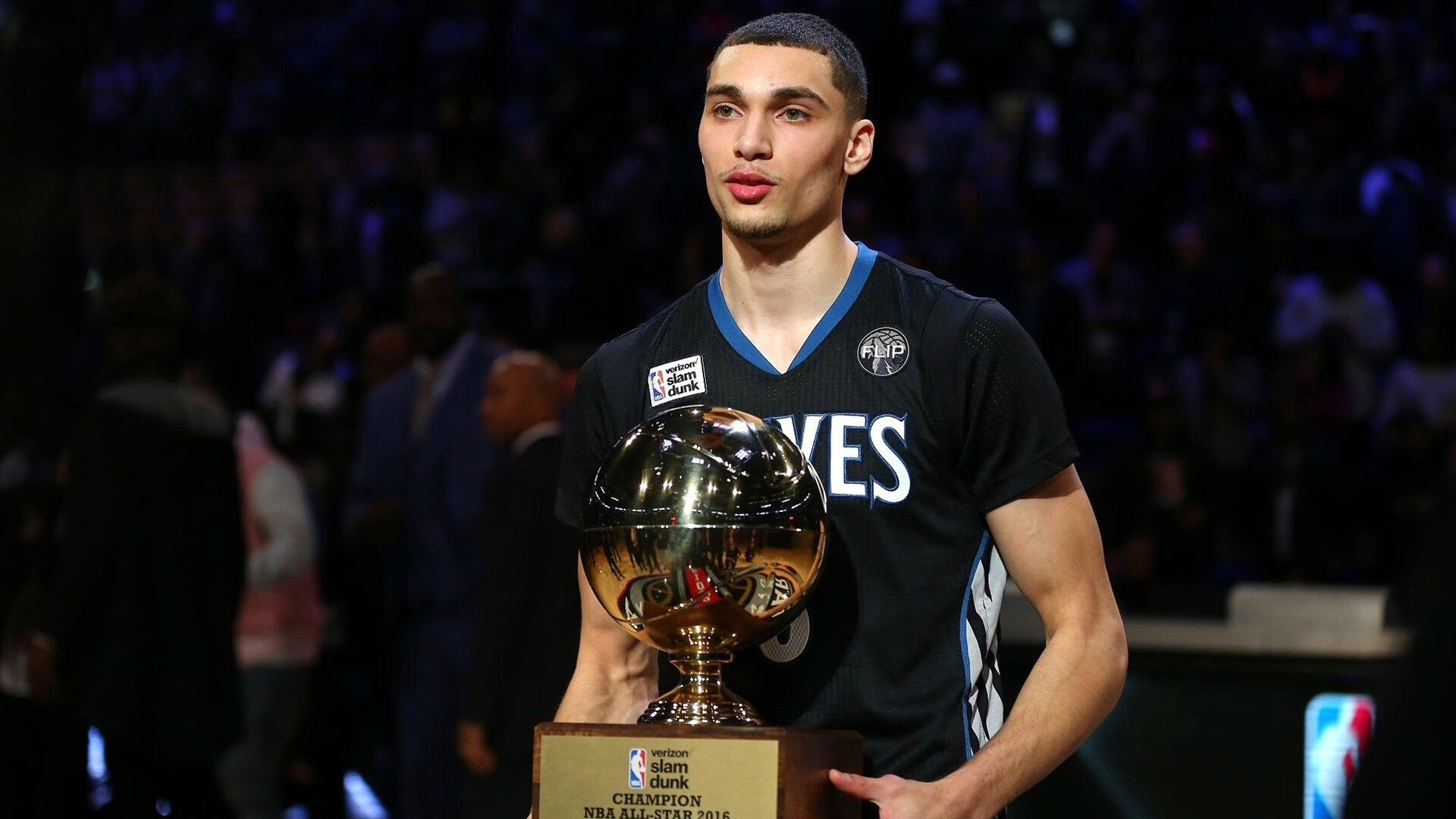 当红牛奔腾潘帕斯,奥亚尔萨瓦尔一肩扛起的,不止是胜利